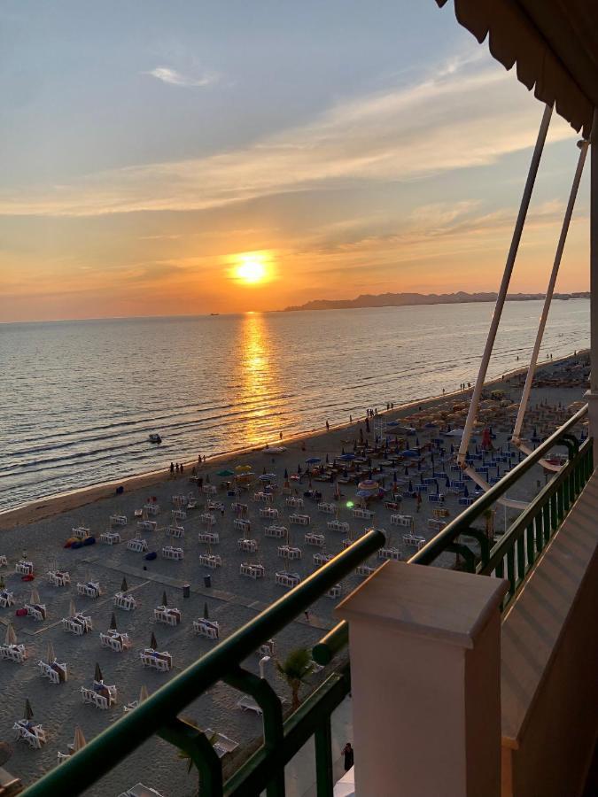 Апартаменти Summertime Luxury With Amazing Sea View Дуррес